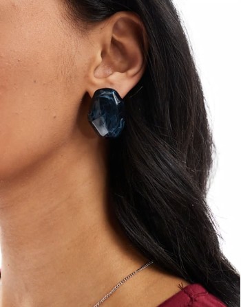 earrings in abstract oval resin design in blue