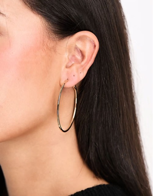medium simple hoop in gold
