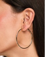 medium simple hoop in gold